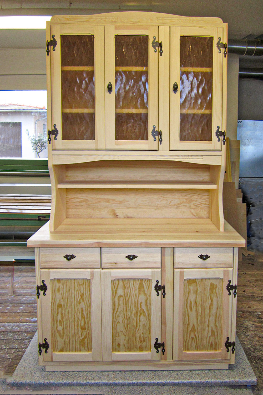 Sitzbank aus Holz