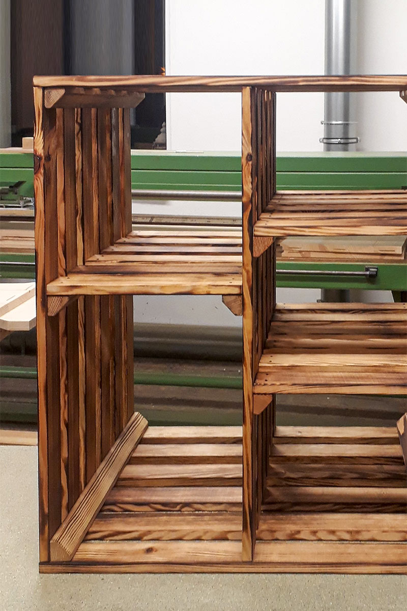Schrank, Garderobe aus Holz